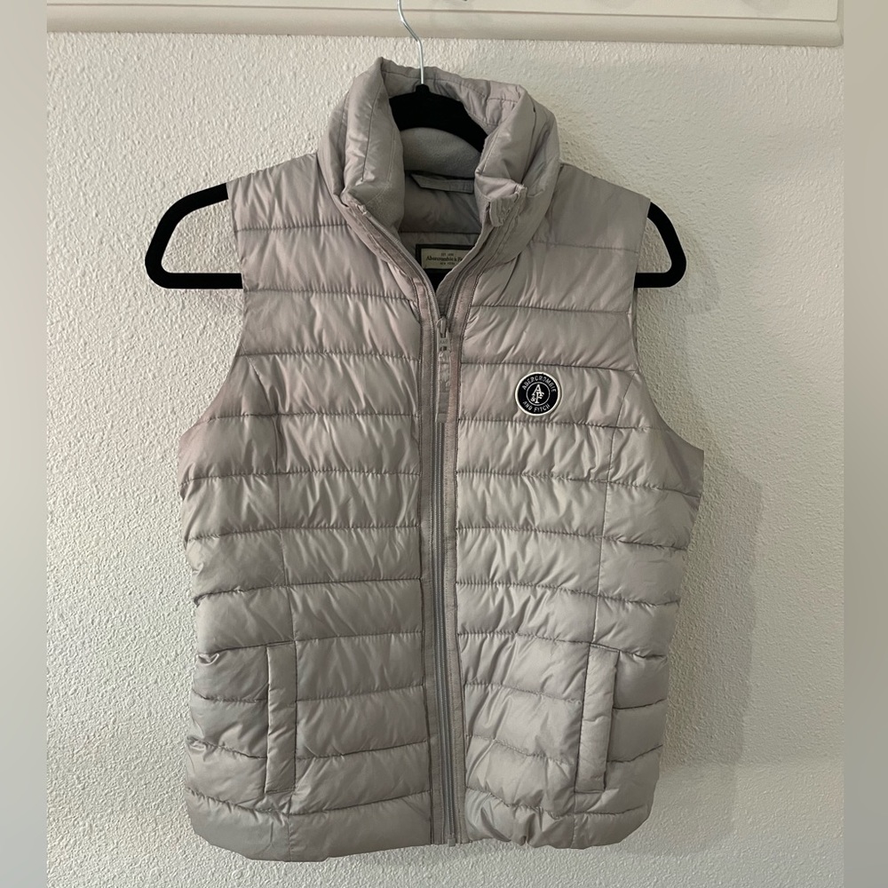 Abercrombie and Fitch Puffer vest size medium